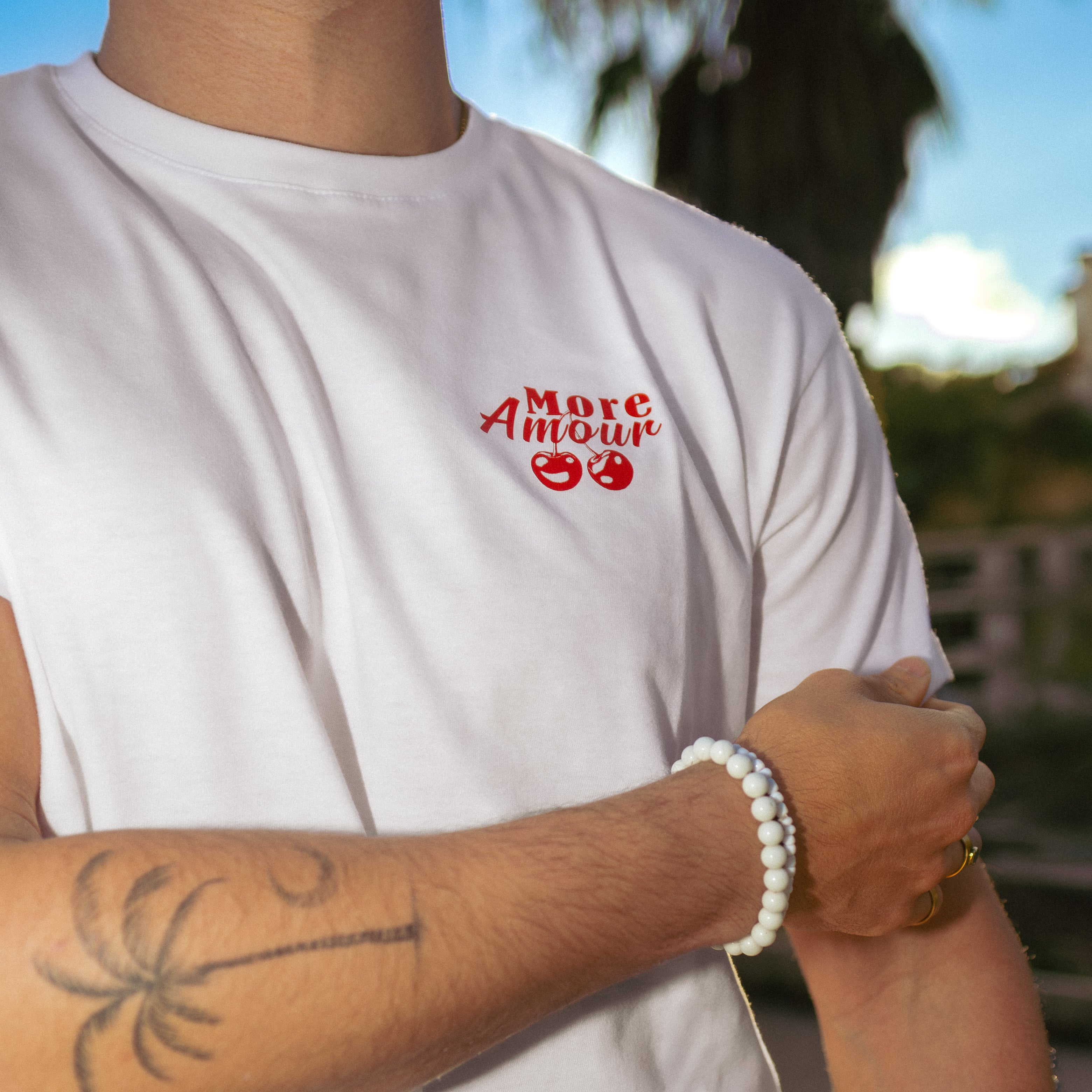 T-shirt "De groupe mais elle l'écoute pas"